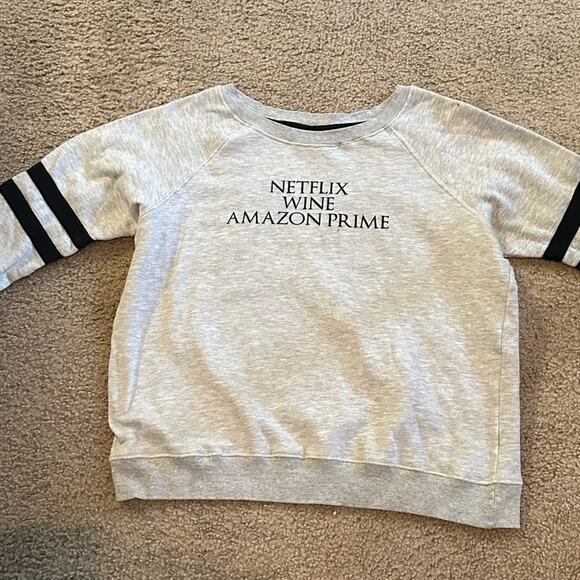 NETFLIX WINE & AMAZON PRME STATEMENT PULLOVER LS GRAY -BLACK LARGE COMFY LARGE - Picture 3 of 11
